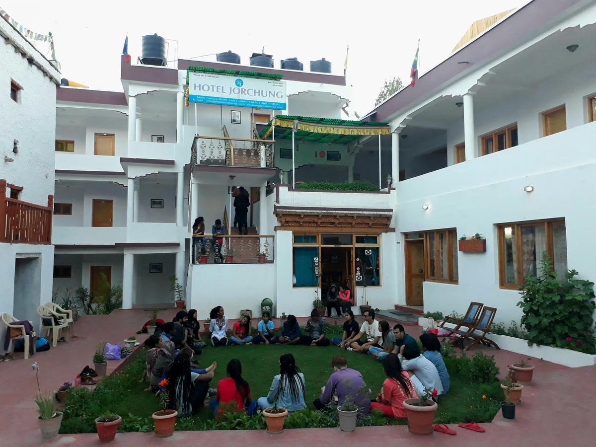 Hotel Jorchung Leh Exterior photo